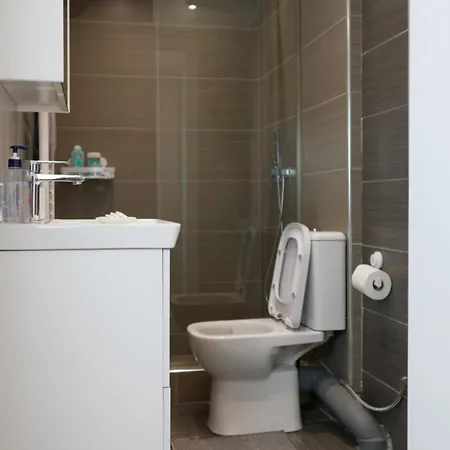 Coral With Free Private Parking Of Stayinthess Apartamento