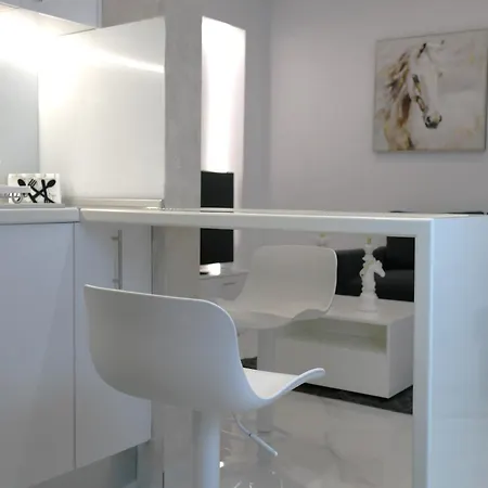 Coral With Free Private Parking Of Stayinthess Apartamento *