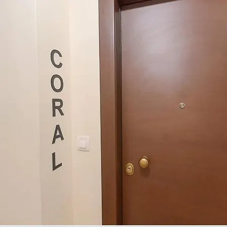 Coral With Free Private Parking Of Stayinthess
