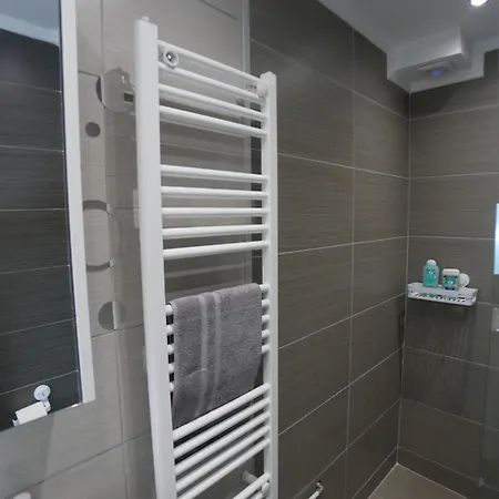 Coral With Free Private Parking Of Stayinthess *