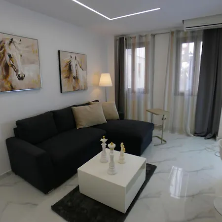 Coral With Free Private Parking Of Stayinthess *