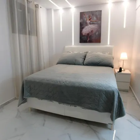 Appartamento Coral With Free Private Parking Of Stayinthess *