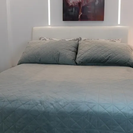 Coral With Free Private Parking Of Stayinthess