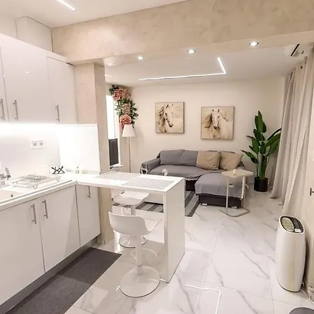 Coral With Free Private Parking Of Stayinthess Thessaloniki