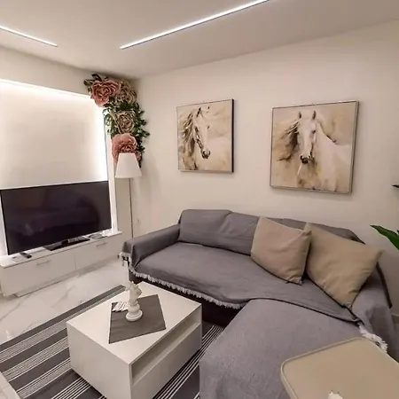 Coral With Free Private Parking Of Stayinthess Appartamento *