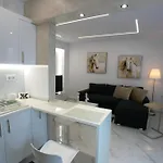 アパート Coral With Free Private Parking Of Stayinthess