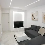 Coral With Free Private Parking Of Stayinthess