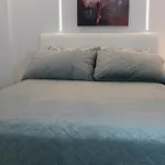 Coral With Free Private Parking Of Stayinthess