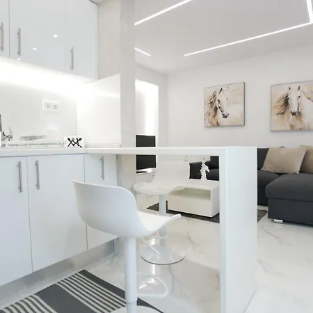 Lejlighed Coral With Free Private Parking Of Stayinthess